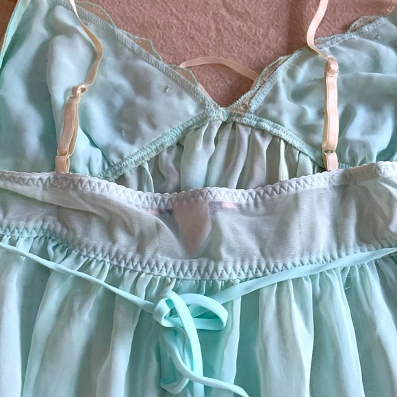 Elegant mint green floor length chemise nightgown.  Linea Donatella size small - Picture 7 of 10
